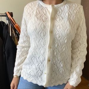 Crochet knit cardigan with beautiful scalloping